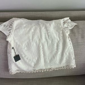 Flowered embroider crop top
